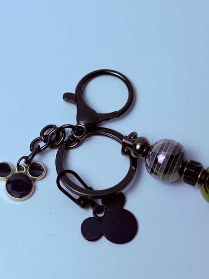 Schwarzer Micky Maus Anhänger Schlüsselanhänger, schwarze Perlenkette, mehrere Disney Charms, handgemachtes Disney Taschenaccessoire