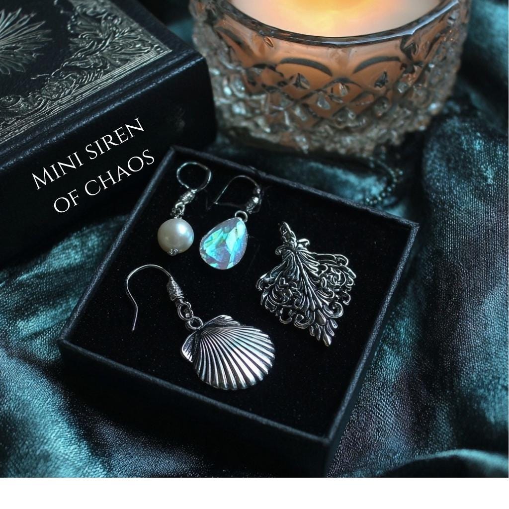 Siren of Chaos Mystery Box | Dark Mermaidcore & Ocean Aesthetic Geschenkset | Gothic Siren Accessoires, schimmernde Perlen, Sea Witch Vibe
